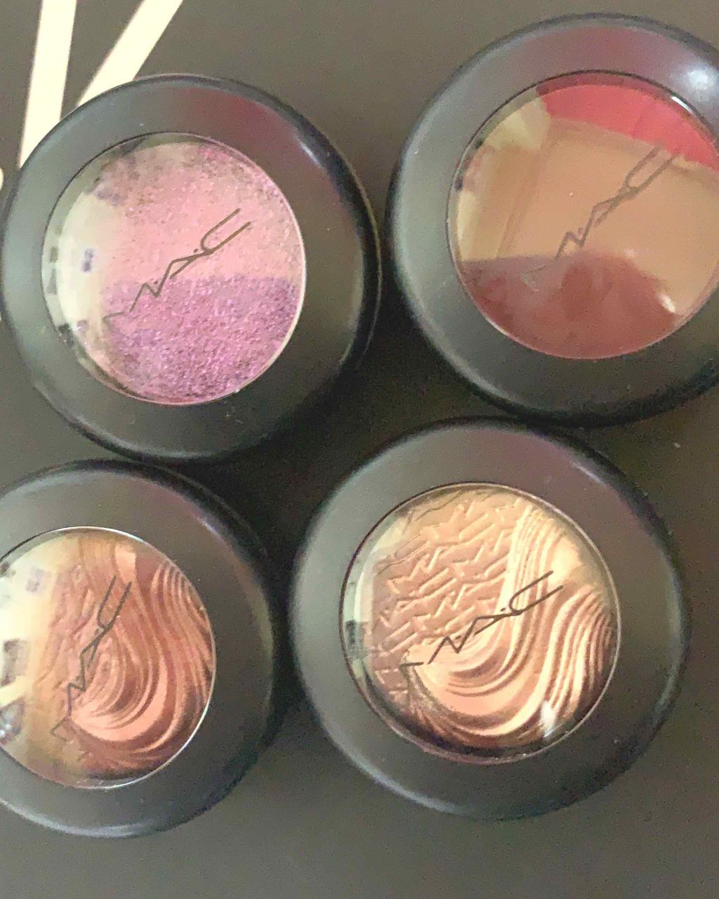 スモール アイシャドウ アイム イントゥ イット/M・A・C/単色アイシャドウを使ったクチコミ（1枚目）