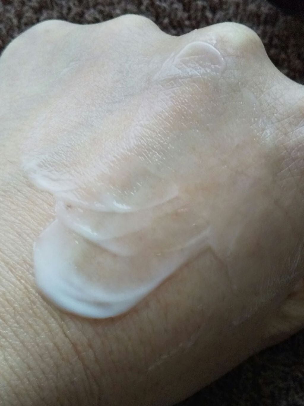 ニャン on LIPS 「着け心地💮 ロクシタンの「ラベンダーリラックスハンドクリーム」..」(3枚目)