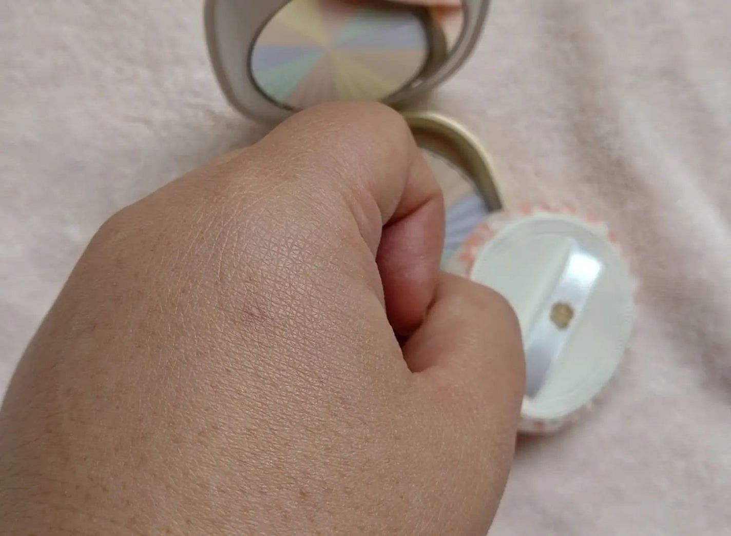 サンブロックルーセントパウダーex./ステファニー/プレストパウダーを使ったクチコミ(4枚目)
