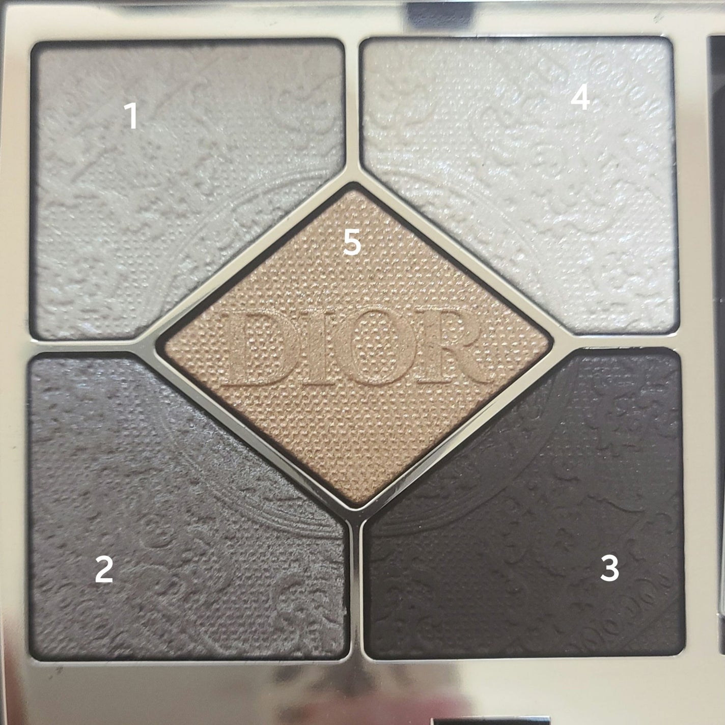 ディオールショウ サンク クルール/Dior/アイシャドウを使ったクチコミ(1枚目)