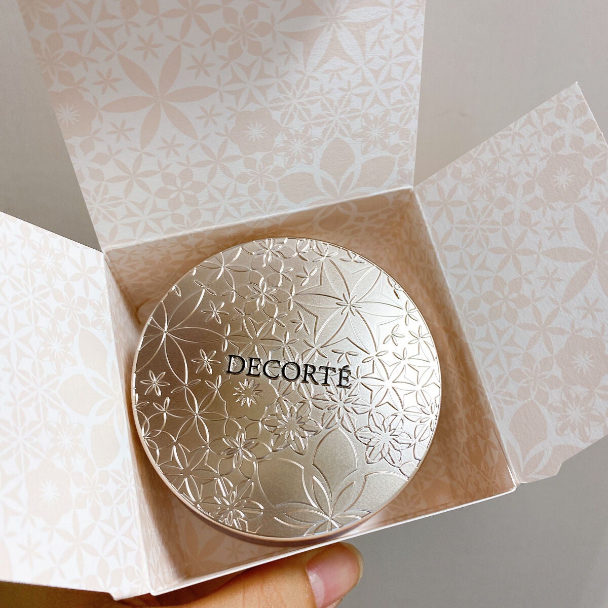 フェイスパウダー/DECORTÉ/ルースパウダーを使ったクチコミ(2枚目)