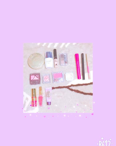  #私のポーチ 

私が普段メイクで使うコスメちゃんです💄

キャンメイク マシュマロフィニッシュパウダー
スガオ シルク感カラーベース ブルー
ヴィッチズポーチ ハイカバークリームコンシーラー
キャン