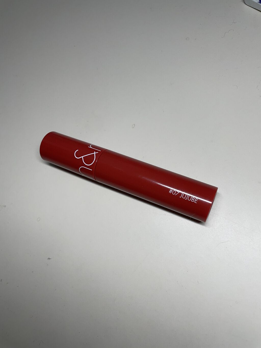 ジューシーラスティングティント/rom&nd/リップティントを使ったクチコミ（2枚目）