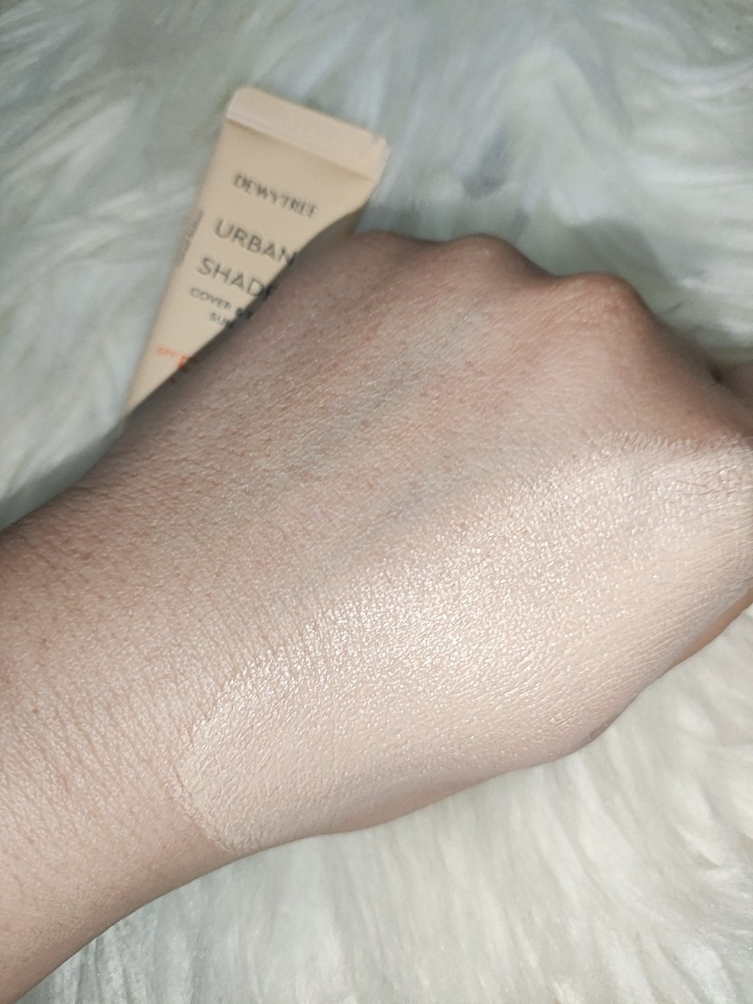 アーバンシェード カバーアンドフィット サントーンアップ サンケア/DEWYTREE/日焼け止めローションを使ったクチコミ(8枚目)