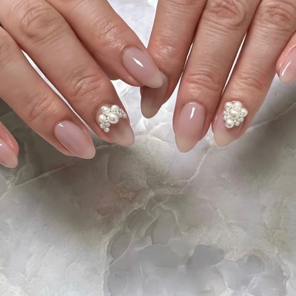 #ブライダルネイル,#ワンカラーネイル,#ボルドーネイル,#アクセサリーネイル,#春ネイル,#パールネイル,#シンプルネイルのネイルデザイン