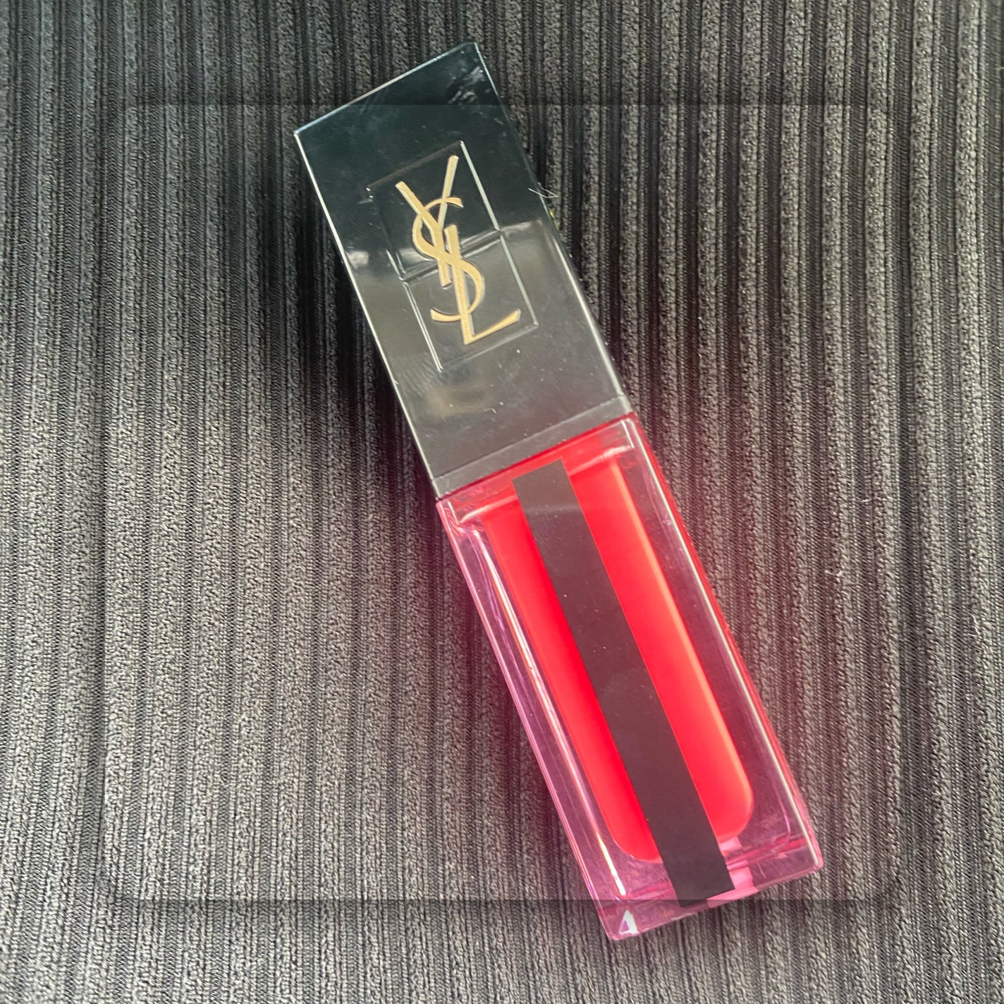 ルージュ ピュールクチュール ヴェルニ ウォーターステイン/YVES SAINT LAURENT BEAUTE/口紅を使ったクチコミ(1枚目)