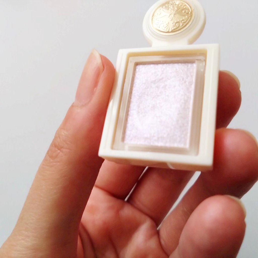 シャドーカスタマイズ　（ブリリアントグリッター） WT901（くすだま）/MAJOLICA MAJORCA/グリッターを使ったクチコミ（3枚目）