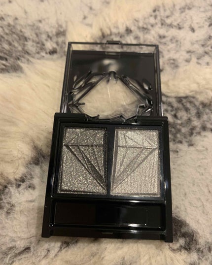 まーやん on LIPS 「こんばんは😊今手持ちで一番良く使うアイシャドウが何も知らずにた..」(4枚目)