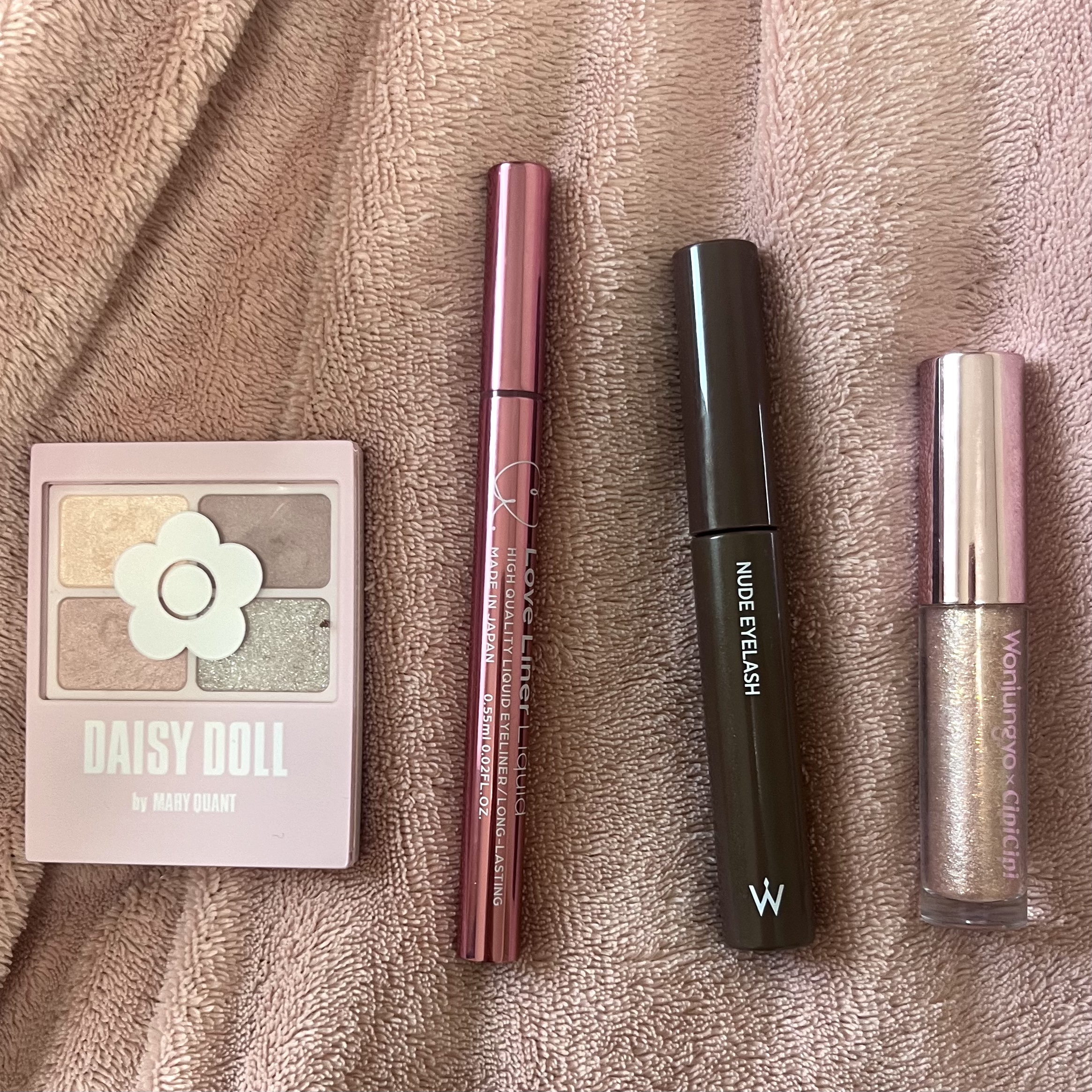デイジードール アイカラー パレット/DAISY DOLL by MARY QUANT/アイシャドウパレットを使ったクチコミ（1枚目）
