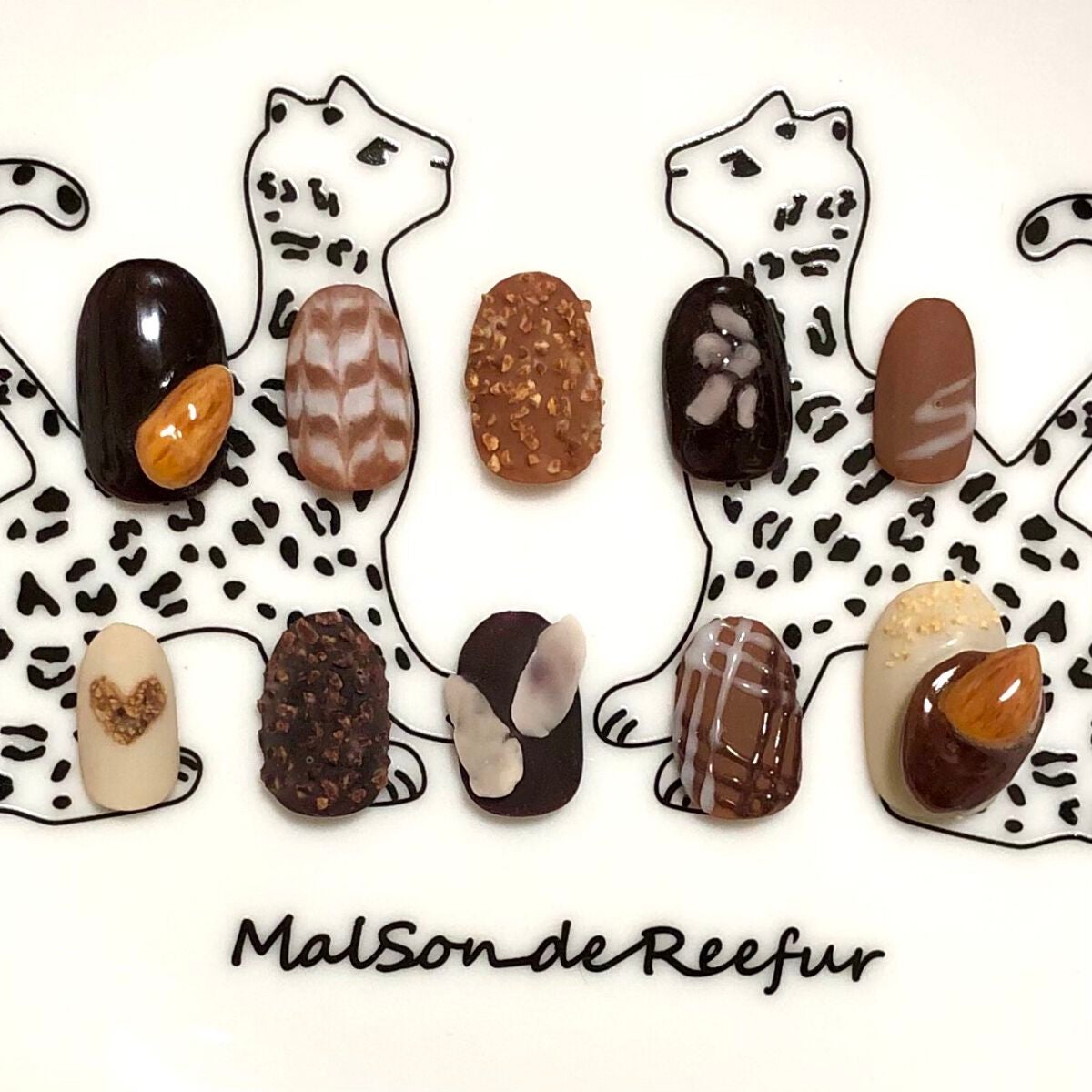 ねこ🐱 on LIPS 「☑︎アーモンドチョコレート🍫🥜#ネイル#ネイルチップ#ジェルネ..」(1枚目)