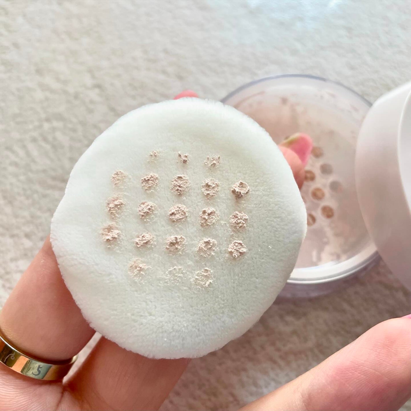 プライバシーUVパウダー50/プライバシー/ルースパウダーを使ったクチコミ(2枚目)