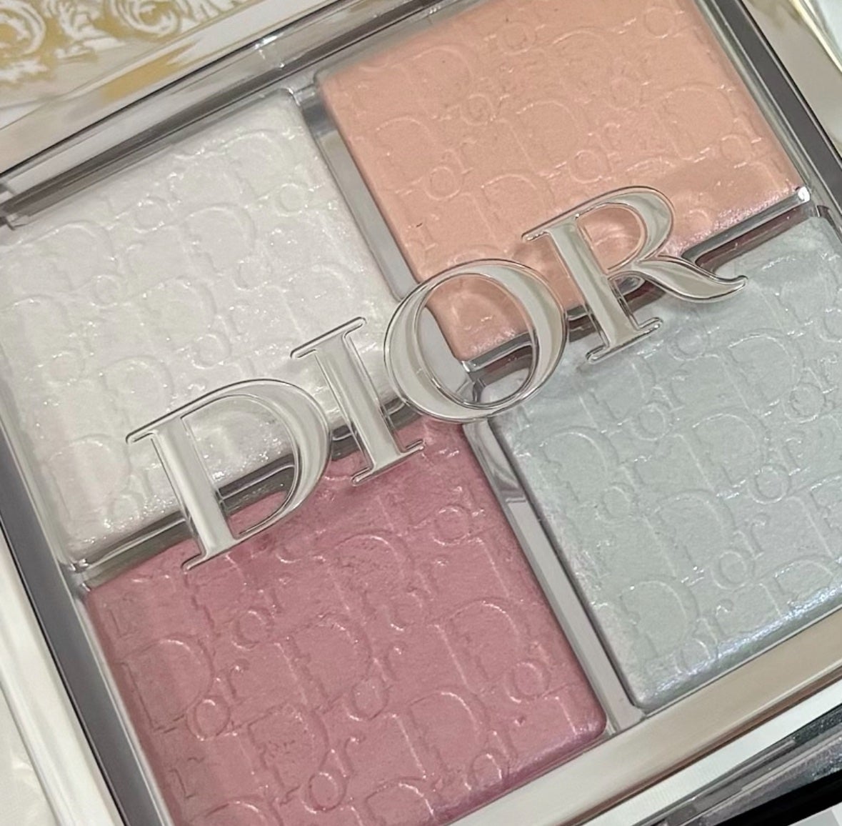 ディオール バックステージ フェイス グロウ パレット/Dior/ハイライトを使ったクチコミ(1枚目)