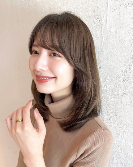 HARUNA on LIPS 「おしゃれなミディアムレイヤーカット💇🏼♀️ふわっとお上品に仕..」(5枚目)