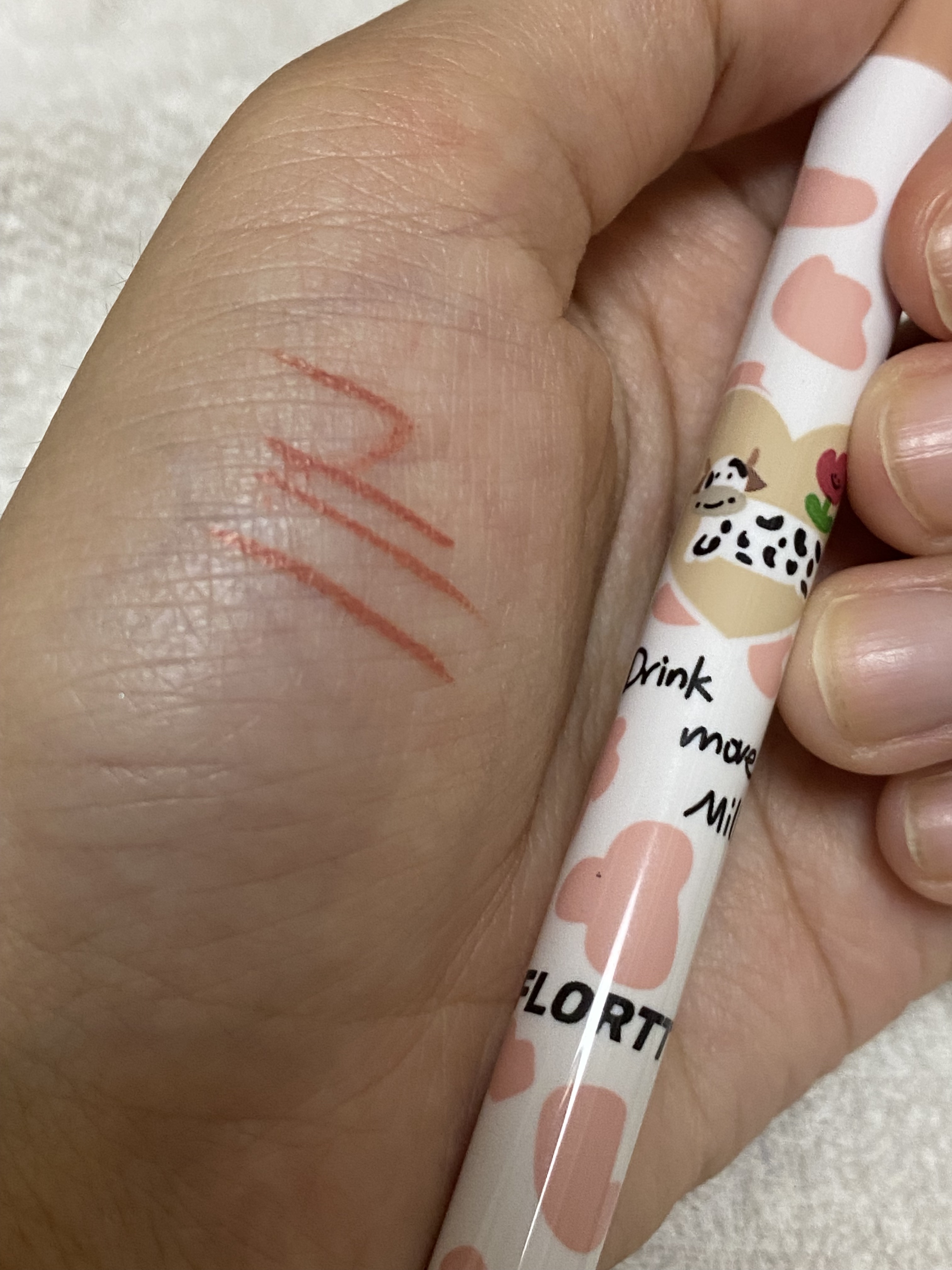 極細リキッドアイライナー/FLORTTE/リキッドアイライナーを使ったクチコミ（3枚目）