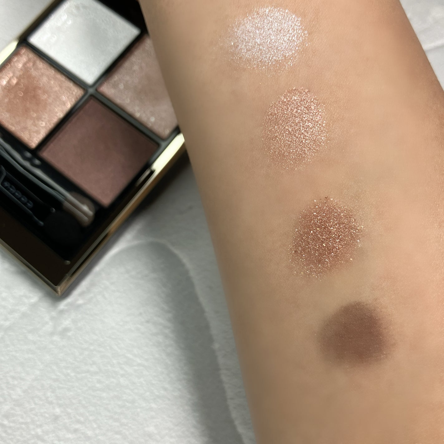 シグニチャー カラー アイズ/SUQQU/アイシャドウパレットを使ったクチコミ(2枚目)