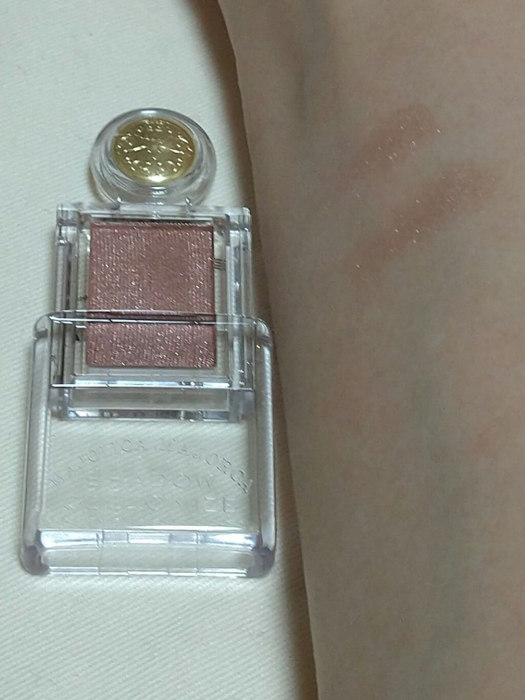 シャドーカスタマイズ/MAJOLICA MAJORCA/単色アイシャドウを使ったクチコミ（2枚目）