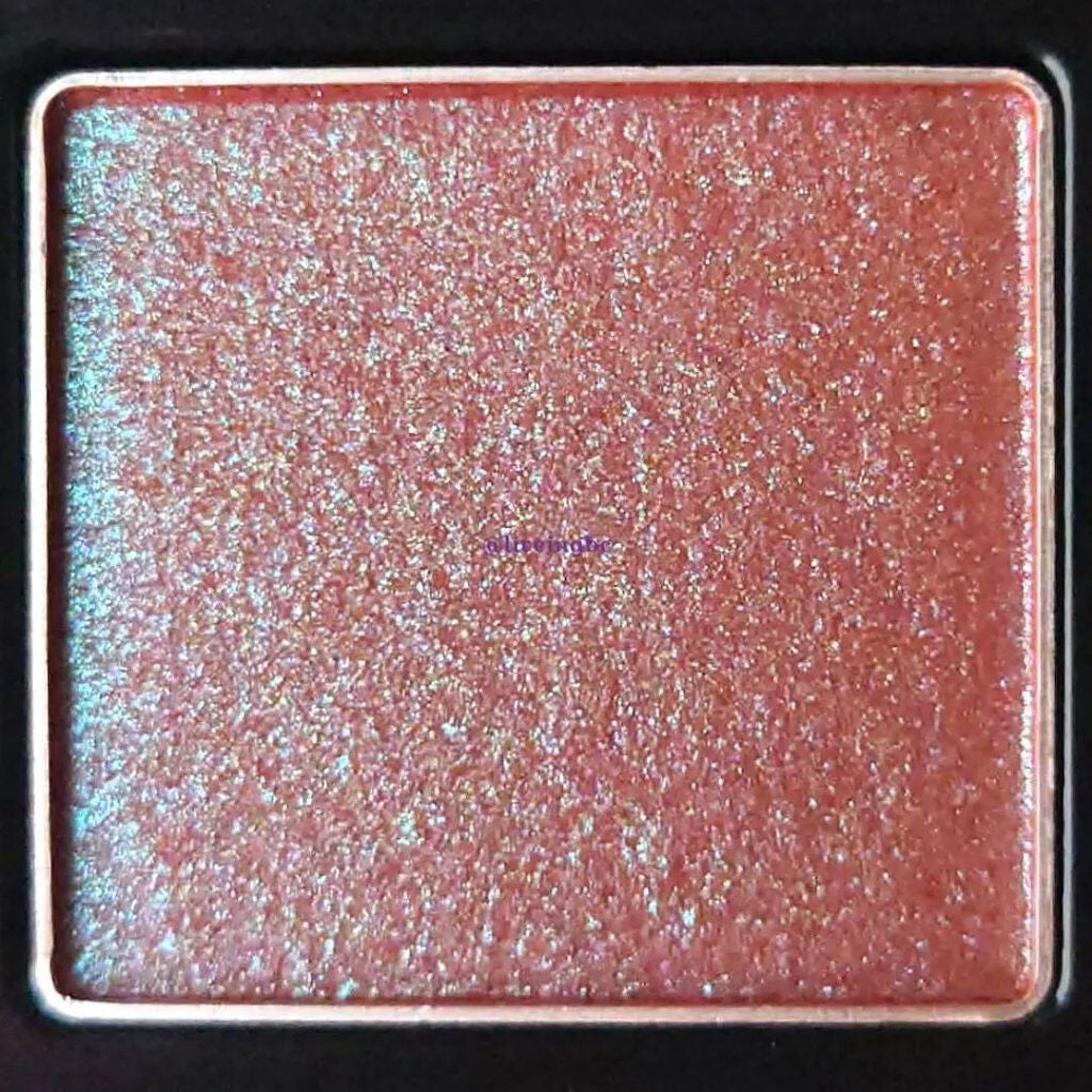 ラズル アイカラー/エレガンス ラズル /単色アイシャドウを使ったクチコミ(3枚目)