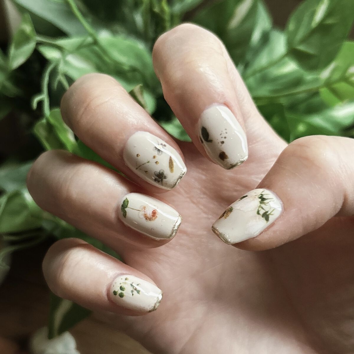 #ネイル,#セルフネイル,#ジェルネイル,#お花ネイル,#花ネイル,#ナチュラルネイル,#ベージュネイルのネイルデザイン