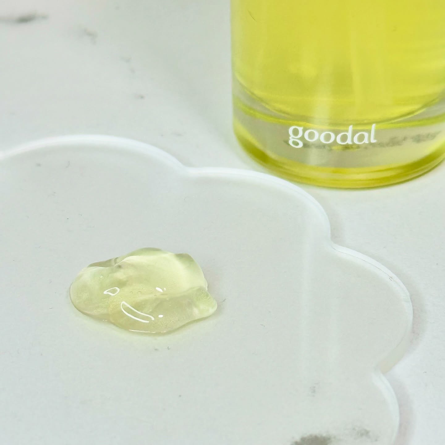 グリーンタンジェリン ビタC ダークスポットケアセラム/goodal/美容液を使ったクチコミ（2枚目）