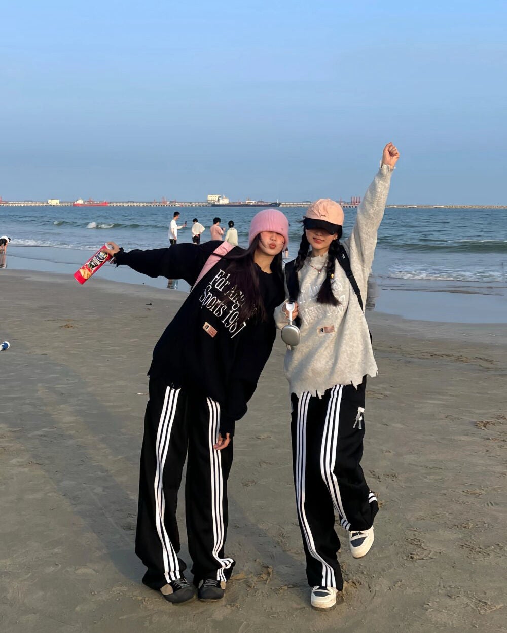 ひとみ on LIPS 「良い友達に会えて嬉しいよ#コーデ#ファッション#サーフィン#作..」(5枚目)