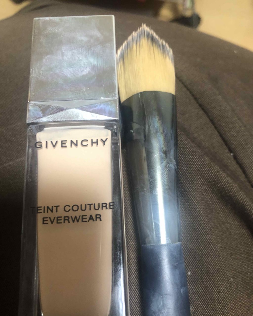 タン・クチュール・エバーウェア・ファンデーション/GIVENCHY/リキッドファンデーションを使ったクチコミ(1枚目)