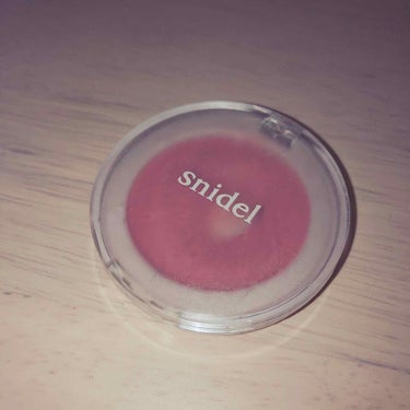 Sweet 2018年5月号付録
snidel   Lip＆Cheek

チークを持っていなくて、親からチークだけ貰ったので、チークしか持っていません😂

ピンクすぎなくて好きです！
指に少し取ってポン