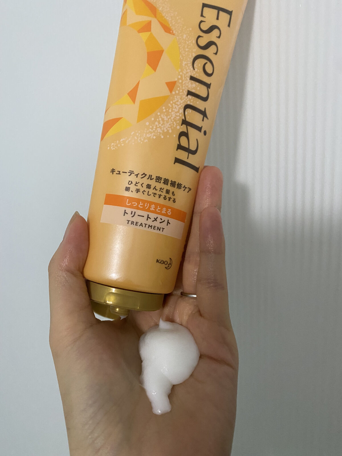 しっとりまとまる トリートメント/エッセンシャル/洗い流すヘアトリートメントを使ったクチコミ（3枚目）