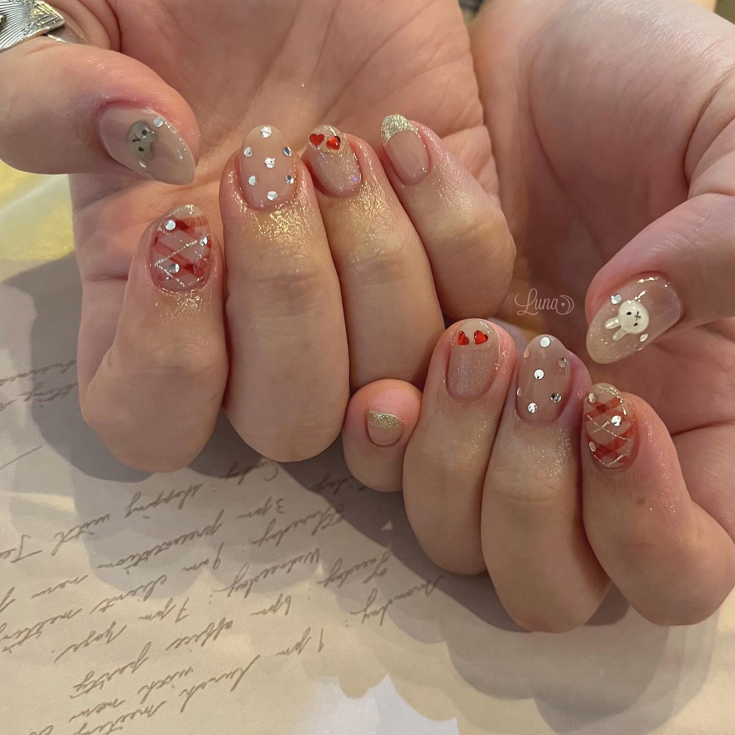 #ジェルネイル,#ワンカラーネイル,#ニュアンスネイル,#うるうるネイル,#ちゅるんネイル,#シンプルネイル,#パーツネイル,#透け感ネイル,#クリアネイル,#ぷっくりネイル,#ちぐはぐネイル,#韓国ネイル,#きらきらネイル,#うるつやネイル,#フレンチガーリーネイル,#ミッフィーネイル,#赤ネイル,#チェックネイルのネイルデザイン