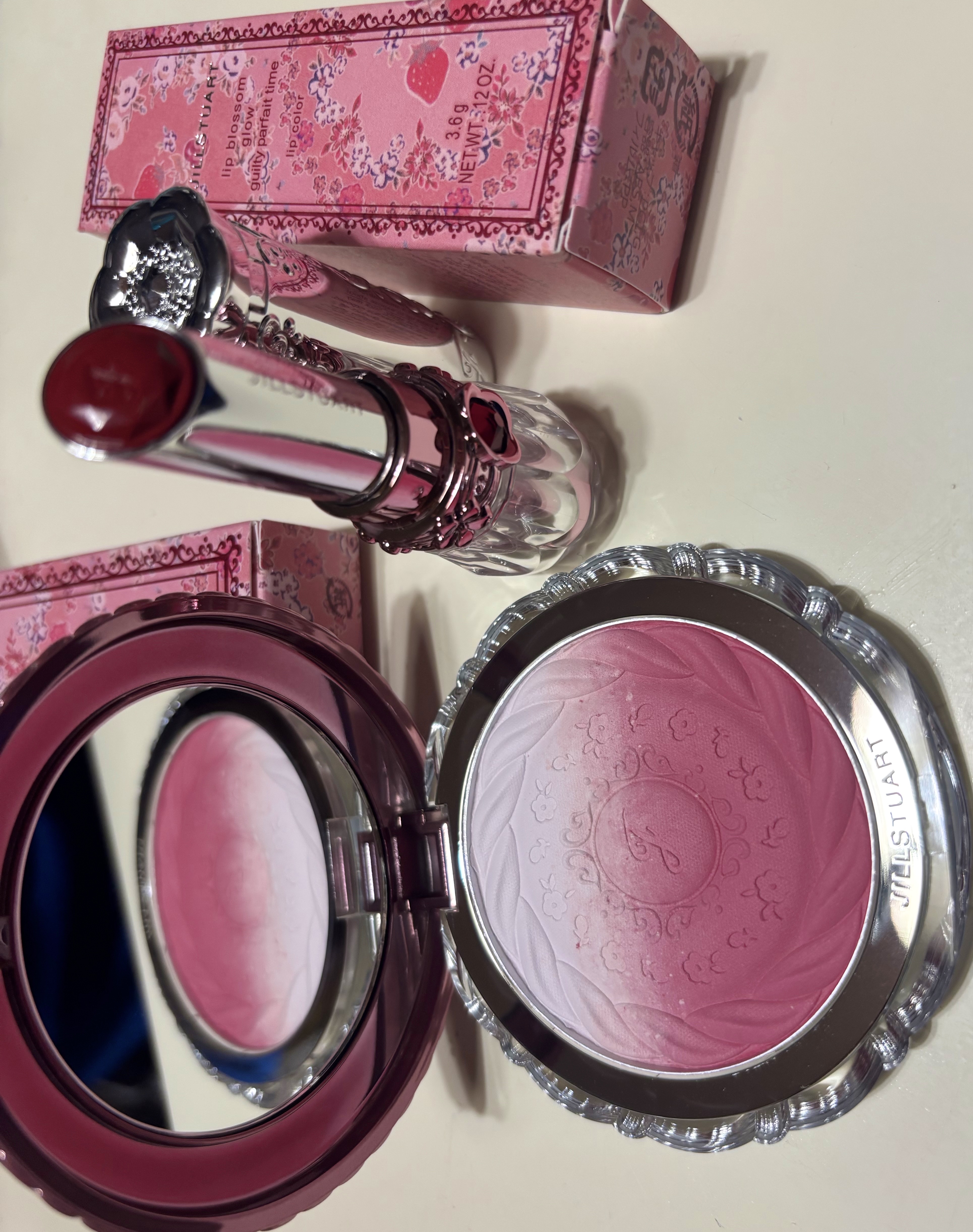 ジルスチュアート　リップブロッサム グロウ 104 cacao flake<ギルティパフェタイム>(限定色)/JILL STUART/口紅を使ったクチコミ（2枚目）