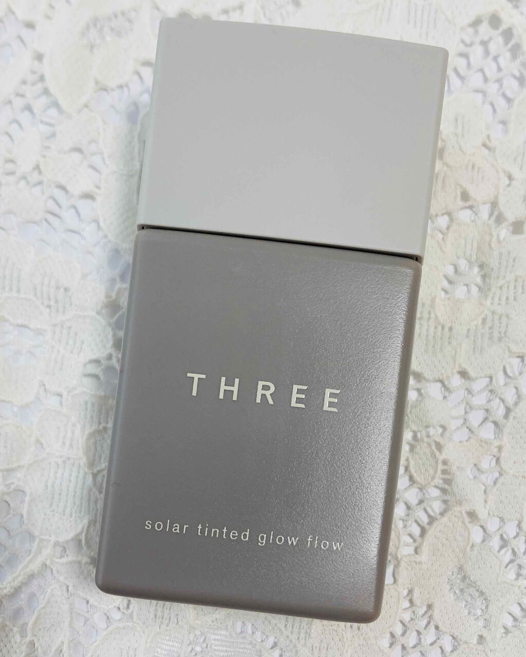 ソーラーティンティドグローフロー/THREE/リキッドファンデーションを使ったクチコミ（1枚目）