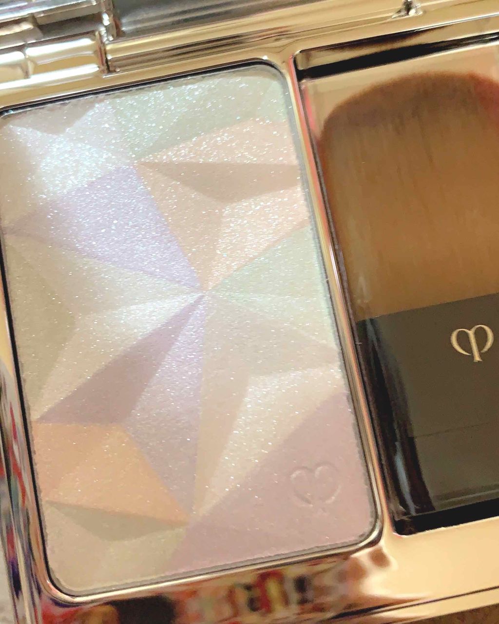 クレ・ド・ポー ボーテ レオスールデクラ/クレ・ド・ポー ボーテ/パウダーハイライトを使ったクチコミ(2枚目)