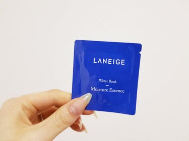 LANEIGE ウォーターバンク ハイドロエッセンスのクチコミ「〖LANEIGE ウォーターバンク ハイドロエッセンス〗

サンプルの使用です。
名前の通り水.....」（2枚目）