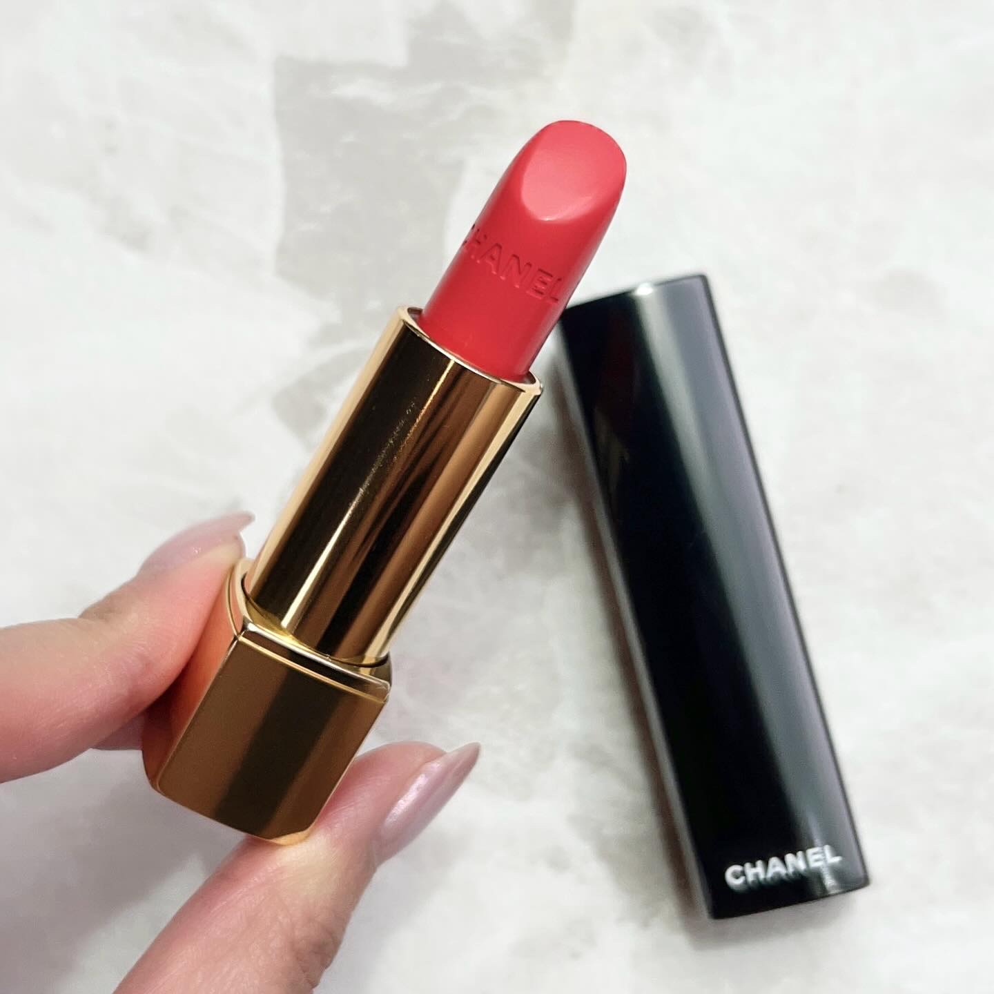 ルージュ アリュール 96 エクサントリック/CHANEL/口紅を使ったクチコミ（2枚目）