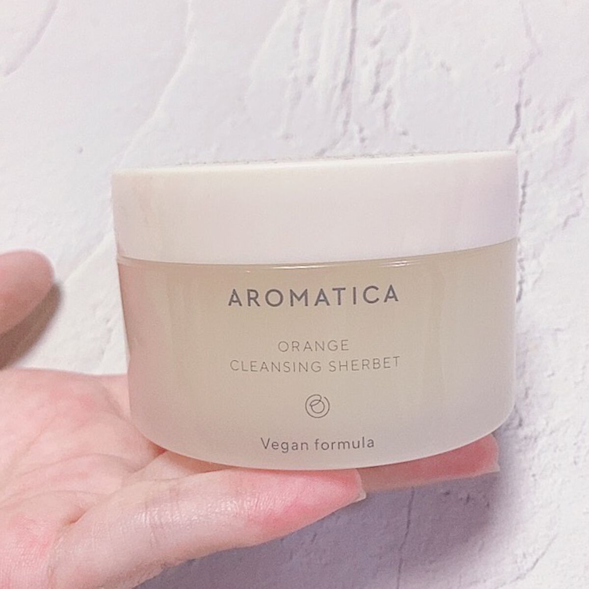 AROMATICA オレンジクレンジングシャーベットのクチコミ「
AROMATICA
オレンジクレンジングシャーベット

オレンジオイルの爽やかで、
フレッシ.....」（1枚目）