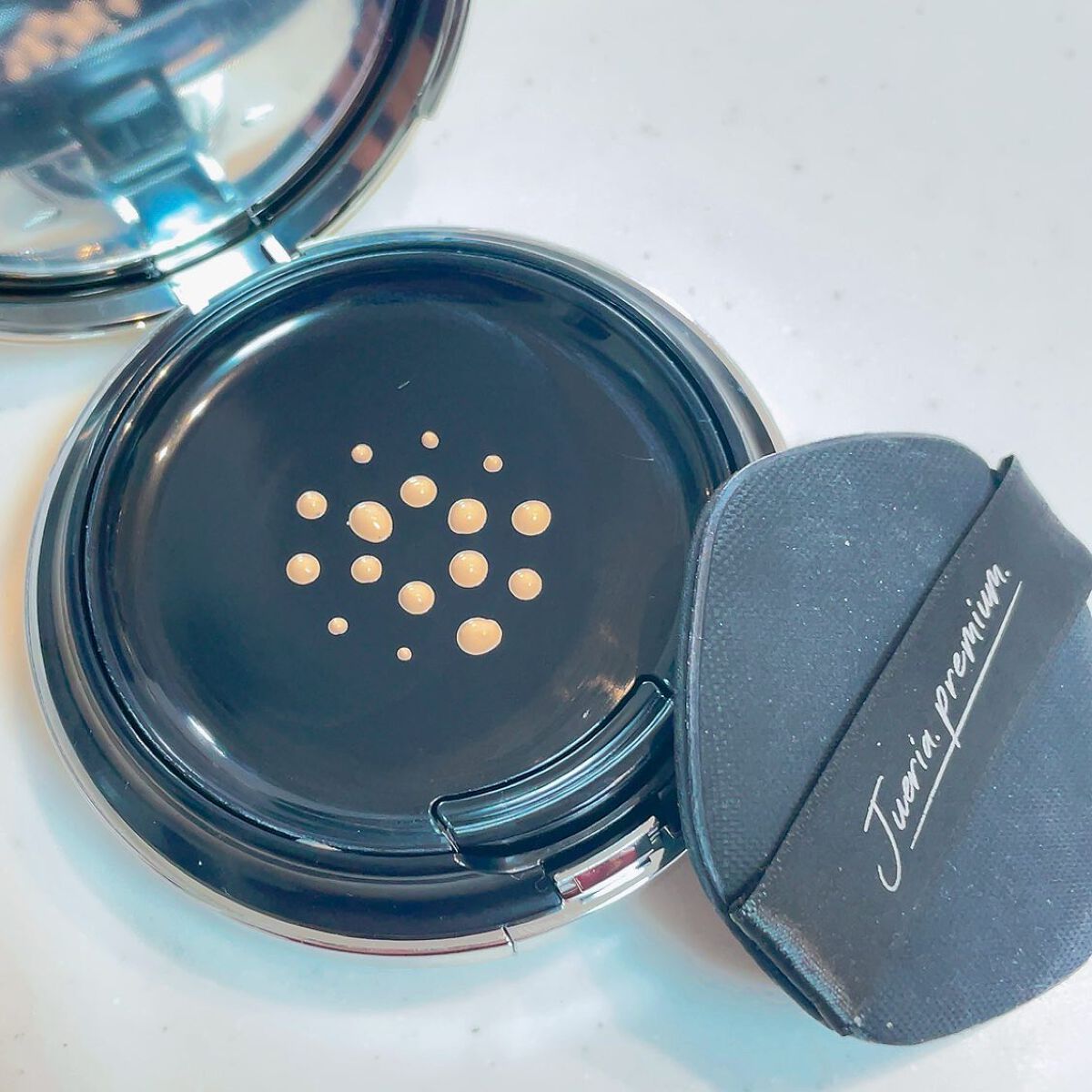 プレミアムニードルファンデーション ライトベージュ/ジュエリアプレミアム/クッションファンデーションを使ったクチコミ（2枚目）