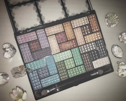 30COLORSEYESHADOWPALETTE/Dolly Angel/アイシャドウパレットを使ったクチコミ(1枚目)