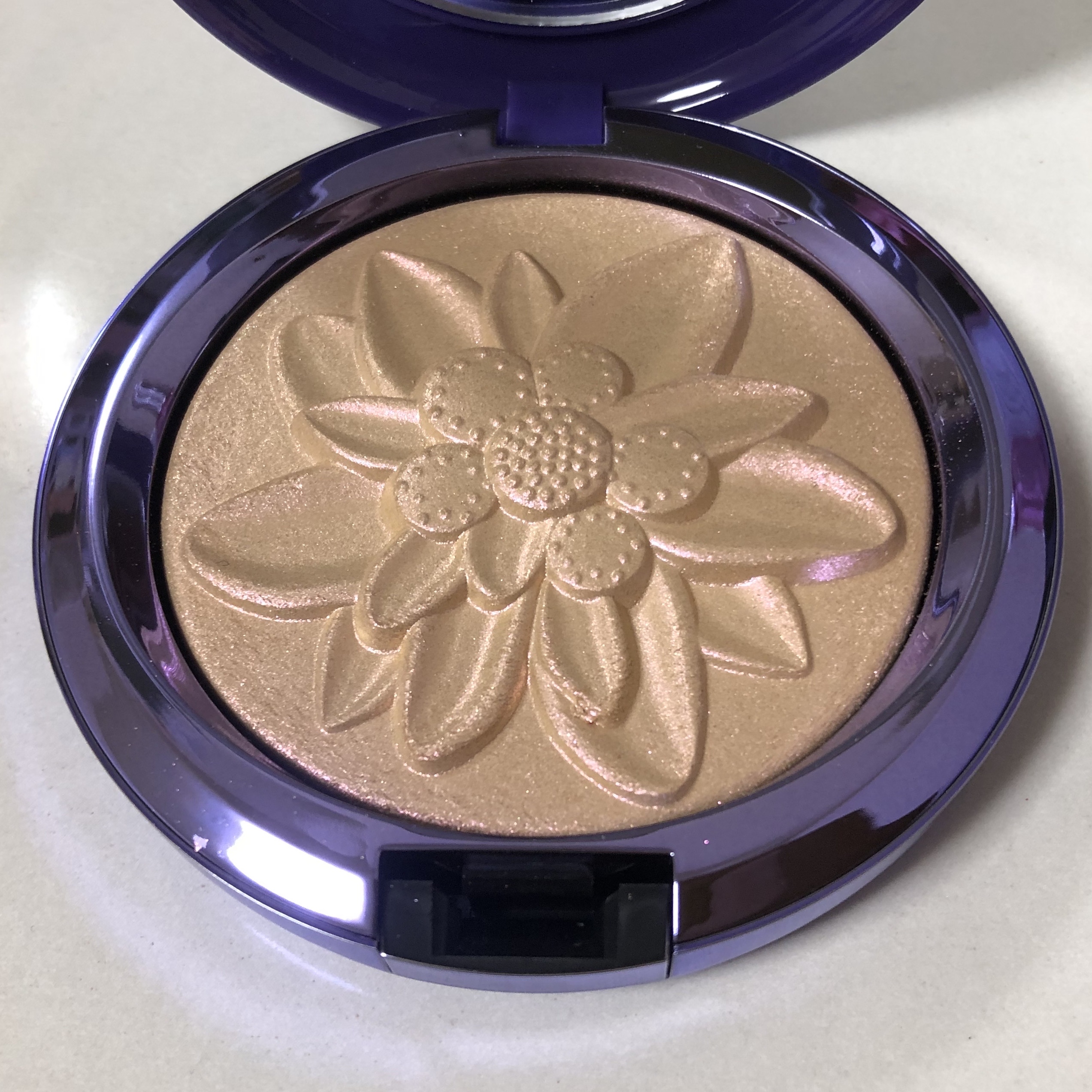 エクストラ ディメンション スキンフィニッシュ ショーゴールド/M・A・C/プレストパウダーを使ったクチコミ（2枚目）