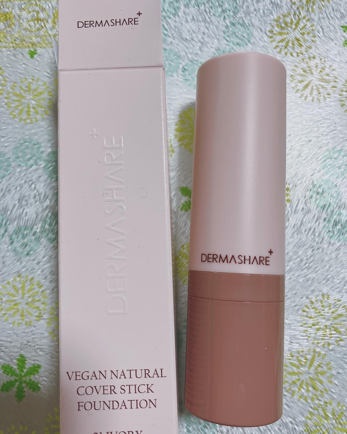 まゆ on LIPS 「「DERMASHARE ヴィーガンナチュラルカバースティックフ..」(1枚目)