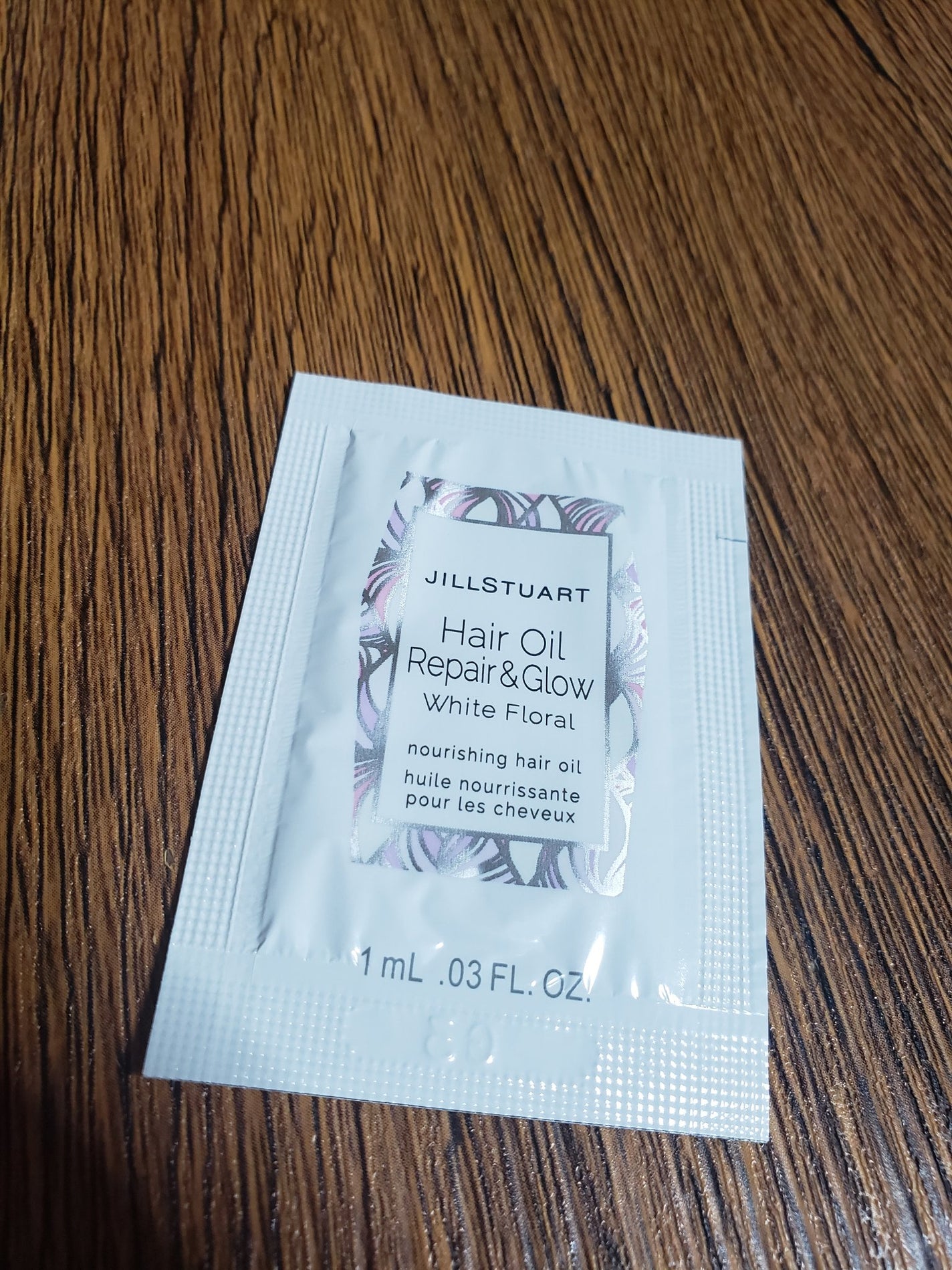 ヘアオイル リペア&グロウ ホワイトフローラル/JILL STUART/ヘアオイルを使ったクチコミ(1枚目)