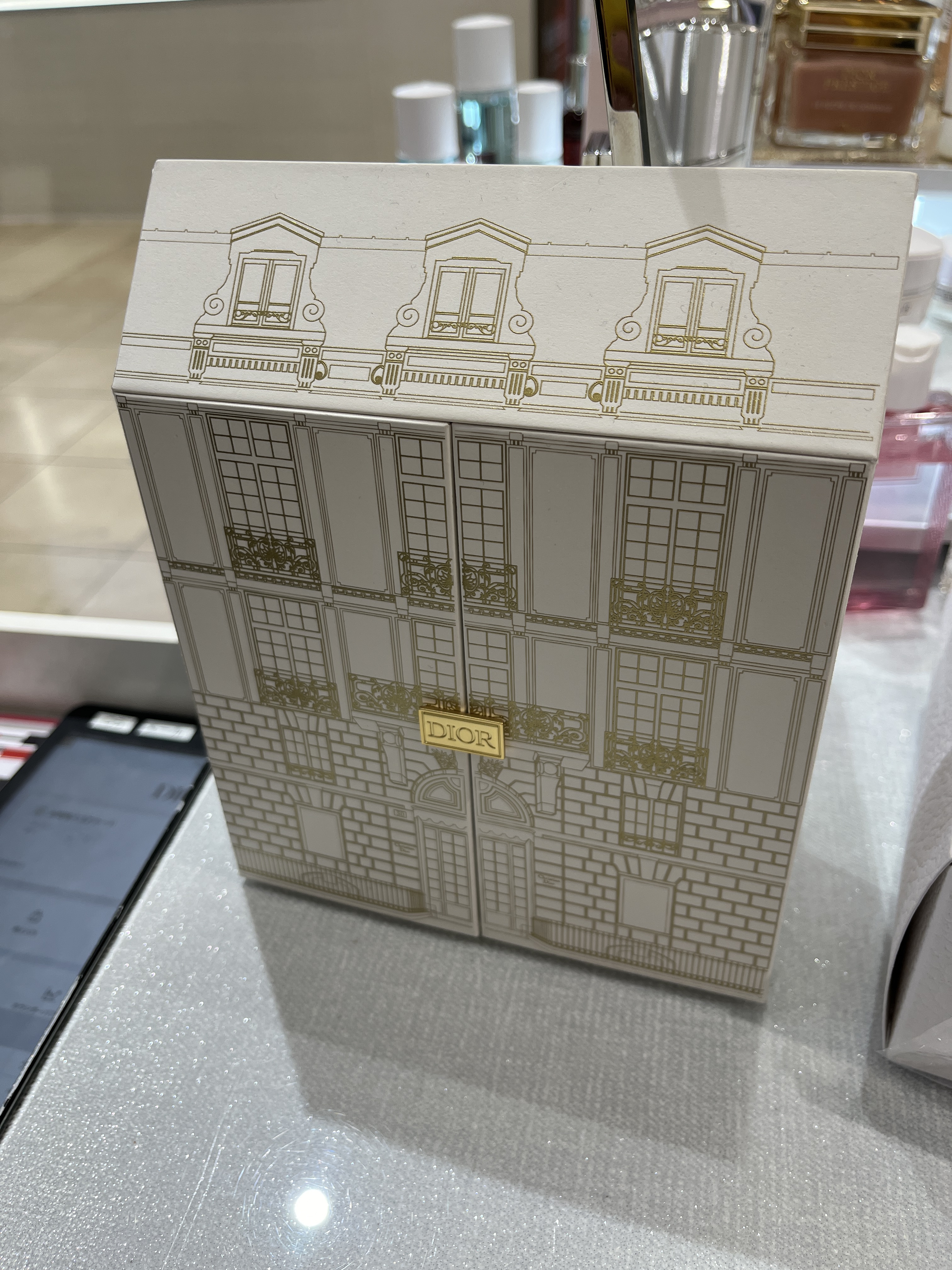 【旧】スノー UVシールド トーンアップ 50+/Dior/日焼け止めミルクを使ったクチコミ（2枚目）