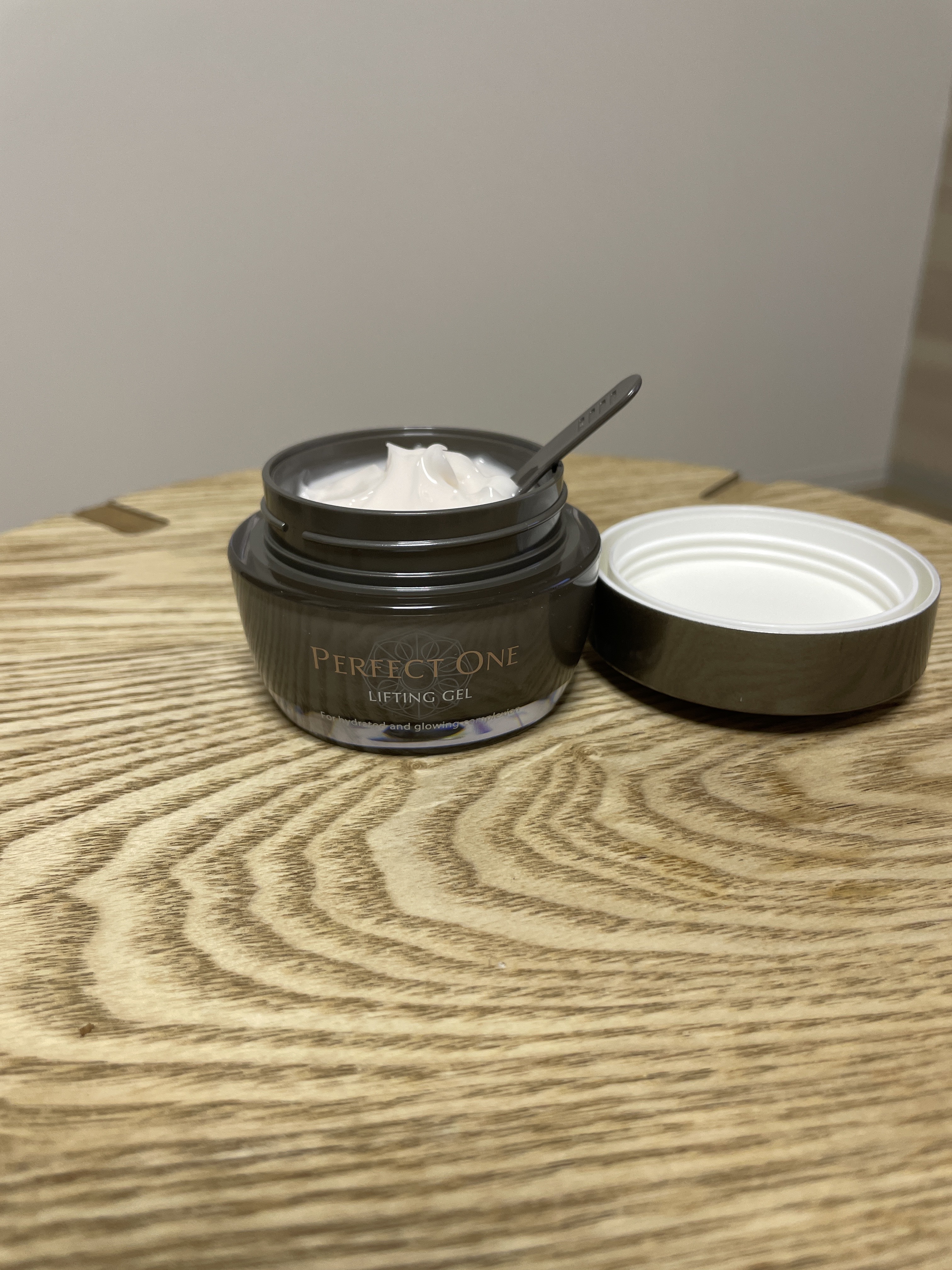 パーフェクトワン リフティングジェル/パーフェクトワン/オールインワン化粧品を使ったクチコミ（1枚目）