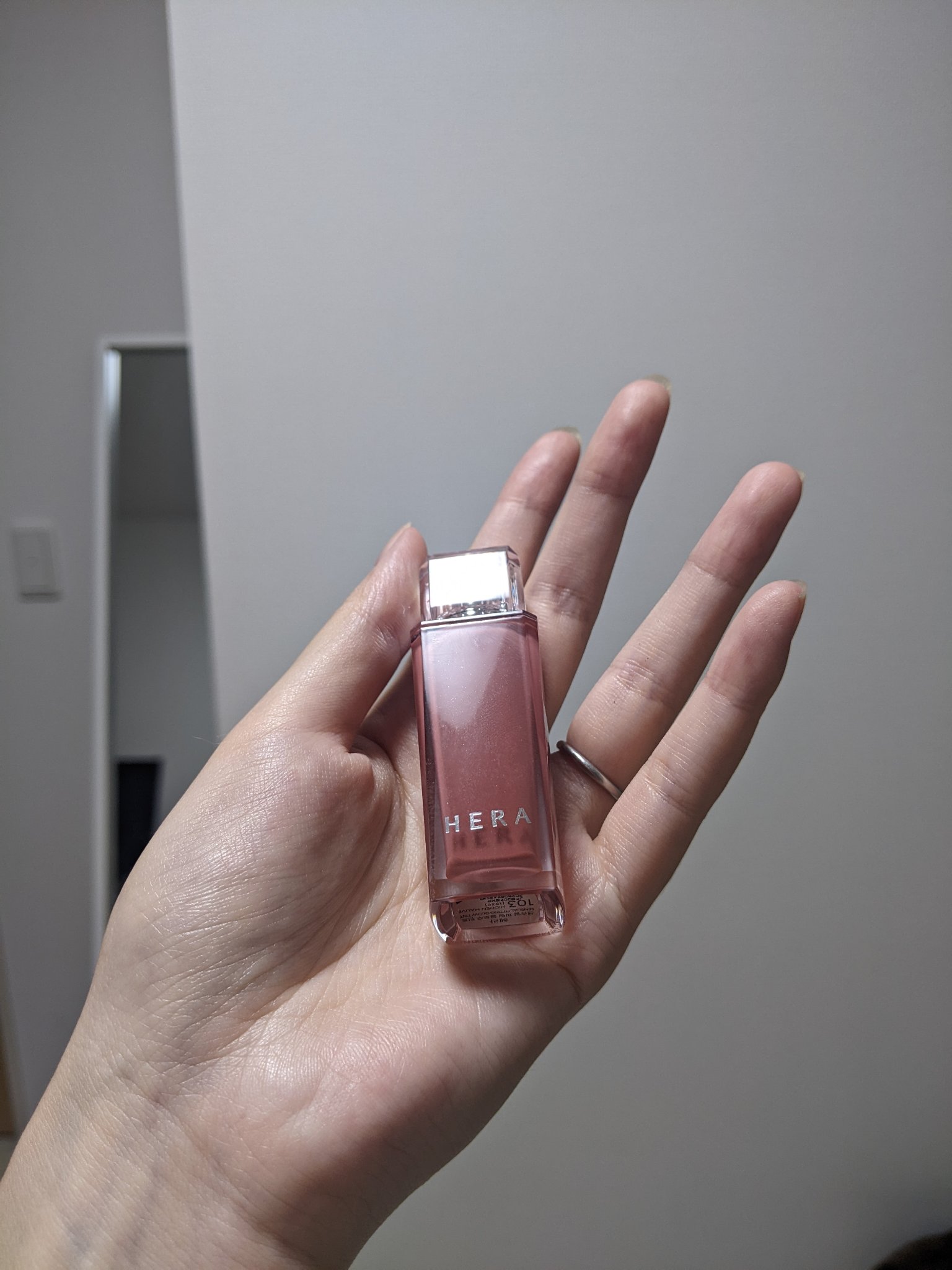 センシュアル フィッティング グロウ ティント/HERA/リップティントを使ったクチコミ（1枚目）