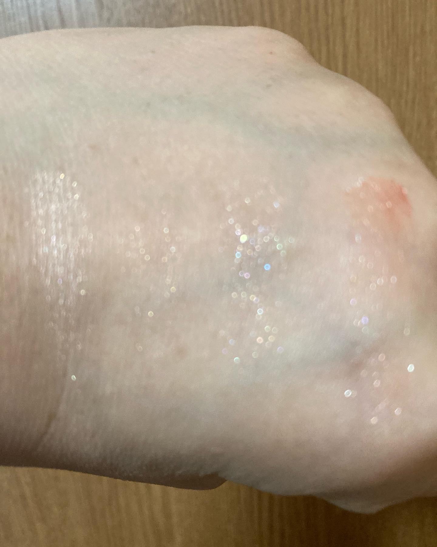 ビーチバカンスグリッターパレット EX-1ピンキーサンライズ：日の出時間にピンク色に染まる海/KATE/アイシャドウパレットを使ったクチコミ（3枚目）