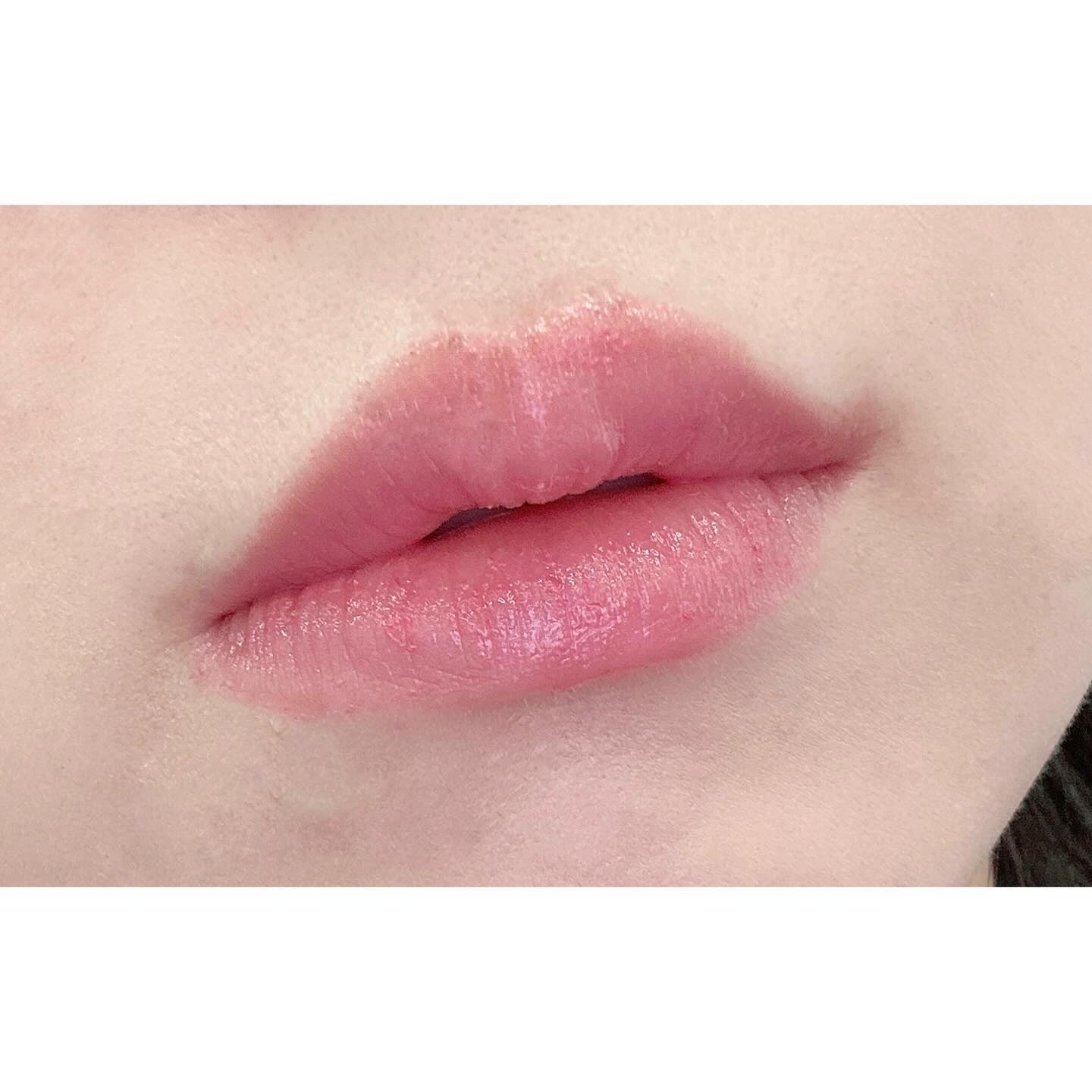 ジルスチュアート　リップブロッサム グロウ 103 berry yogurt<ギルティパフェタイム>(限定色)/JILL STUART/口紅を使ったクチコミ（3枚目）