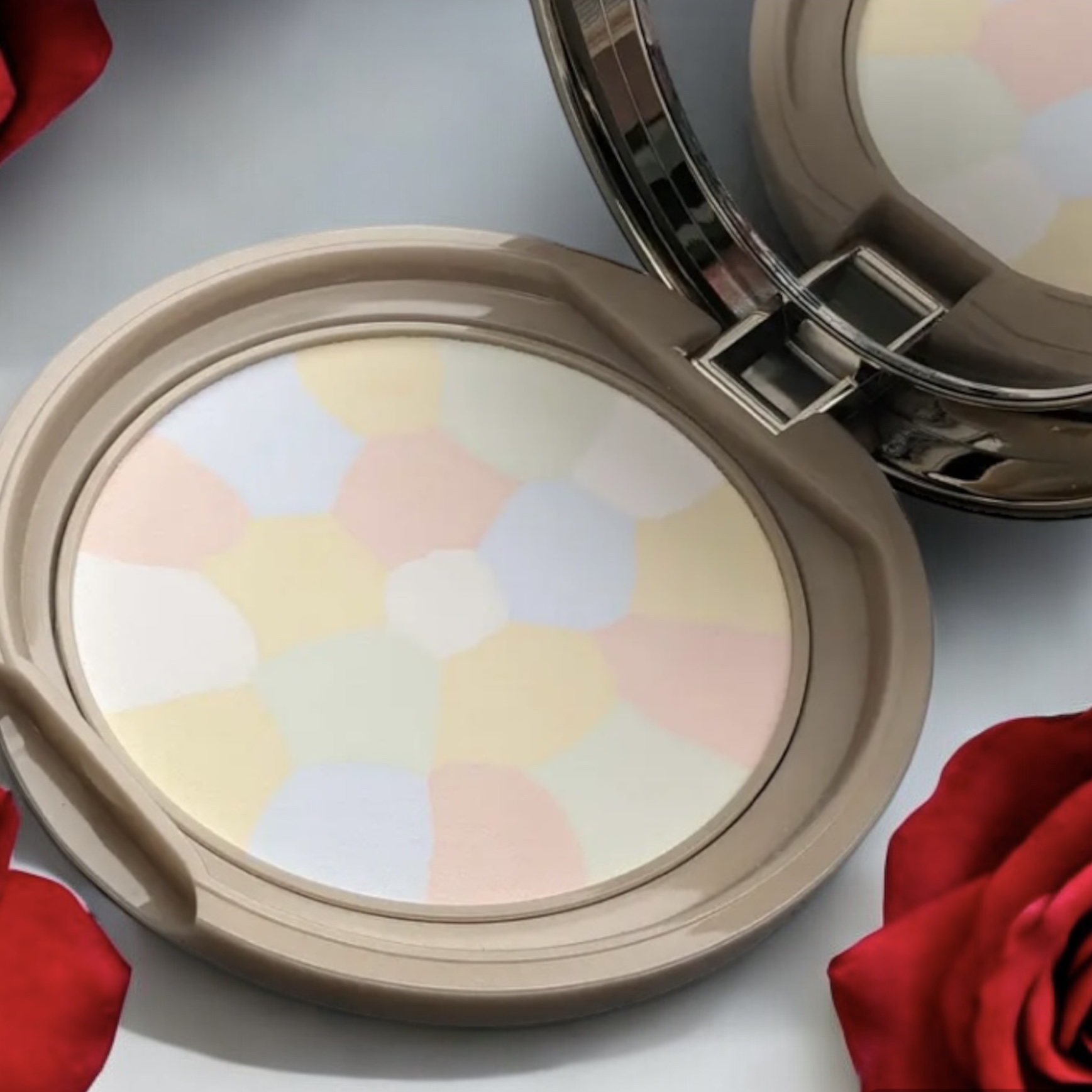 マシュマロフィニッシュパウダー　～Abloom～/キャンメイク/プレストパウダーを使ったクチコミ（1枚目）