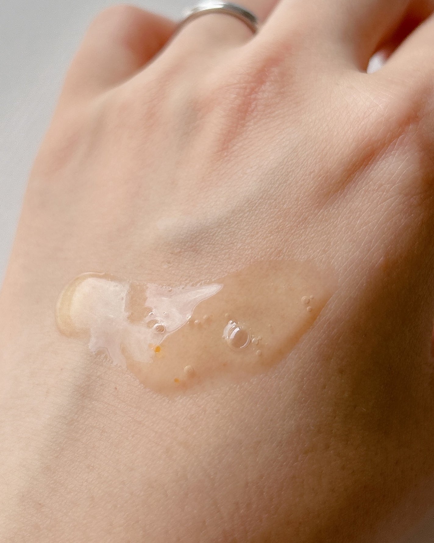 サンちゃん on LIPS 「2WAYエイジングケア*¹導入美容液としてもつかえる美容液シト..」(4枚目)