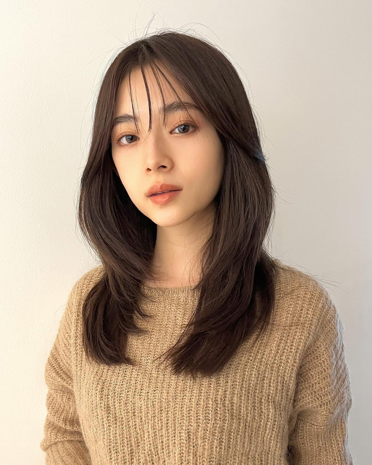 HARUNA on LIPS 「.柔らかい質感のレイヤーと、シルエット重視なヘアスタイル🩵毛先..」(4枚目)