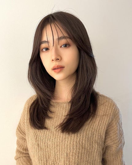 HARUNA on LIPS 「.柔らかい質感のレイヤーと、シルエット重視なヘアスタイル🩵毛先..」(4枚目)