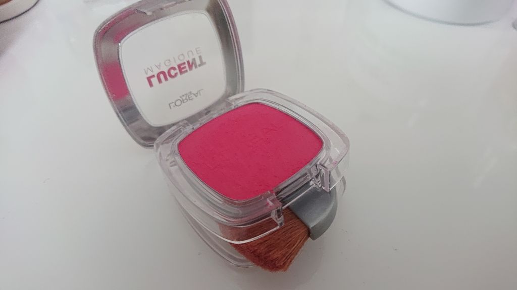 ルーセントマジック パウダーブラッシュ P4 スカーレットピンク/ロレアル パリ/パウダーチークを使ったクチコミ（2枚目）
