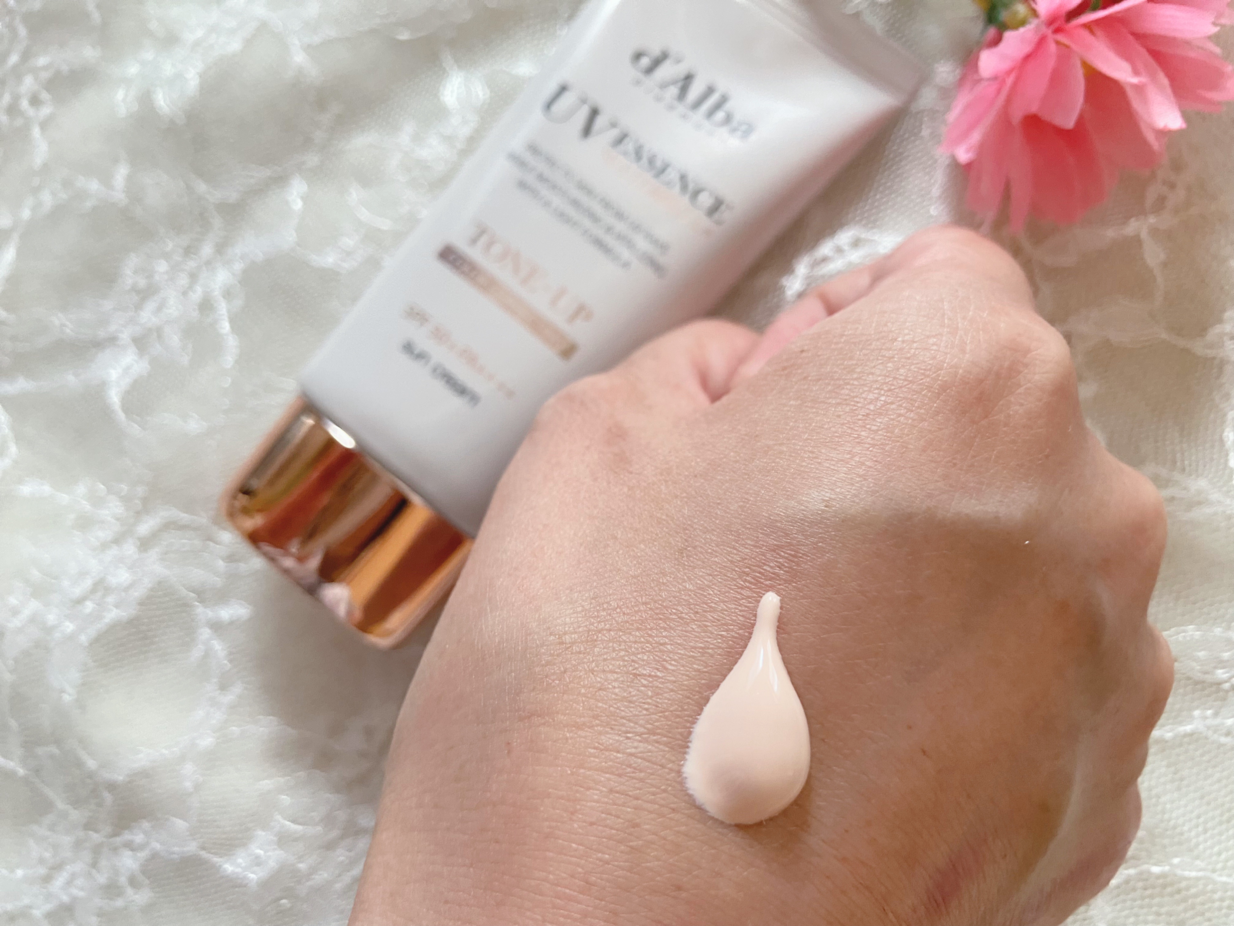 ウォータフルトーンアップサンクリーム/ダルバ/日焼け止めクリームを使ったクチコミ（2枚目）